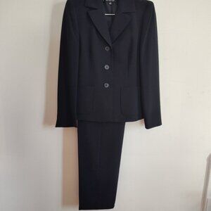 Ladies SZ 4P Kasper Black Suit